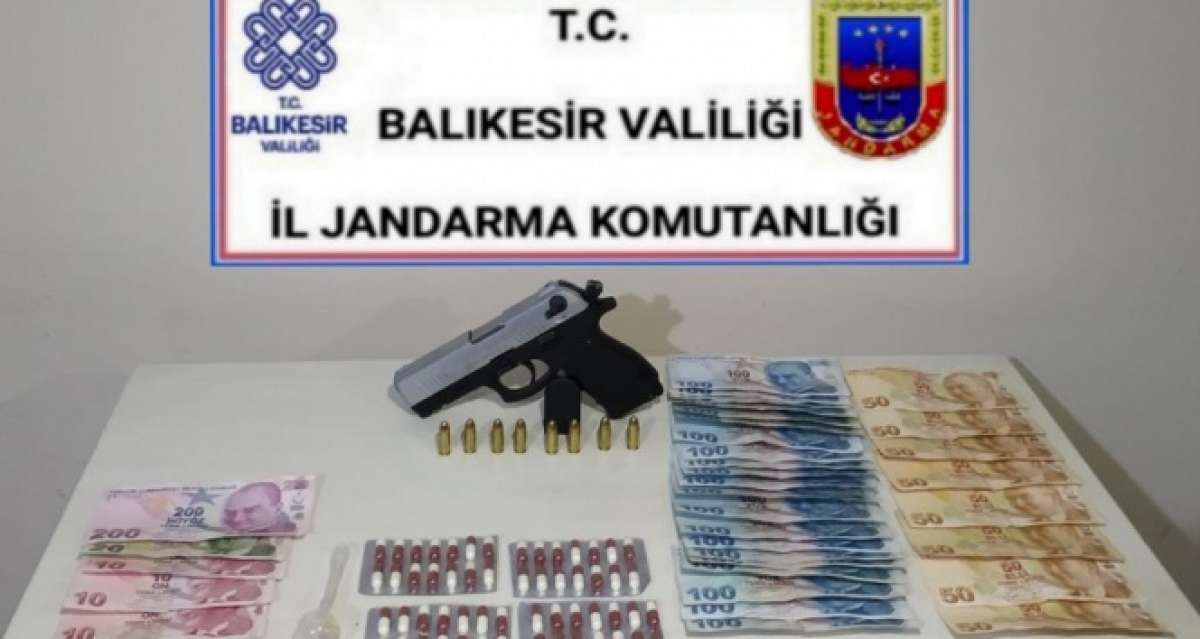 Karesi'de jandarmadan 3 uyuşturucu şüphelisine operasyon