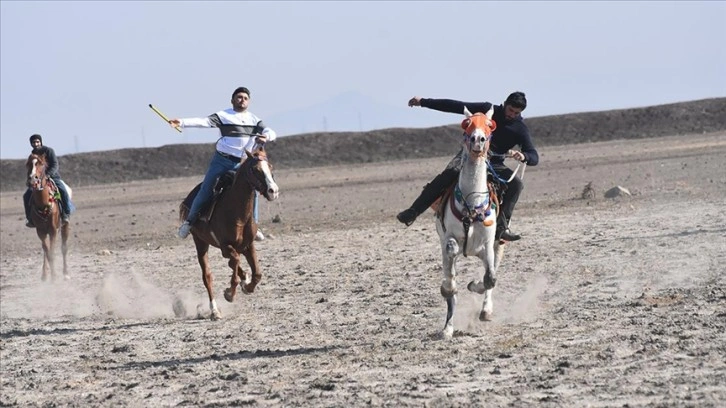 Kars'ta ata sporu 'cirit' köylüler tarafından yaşatılıyor