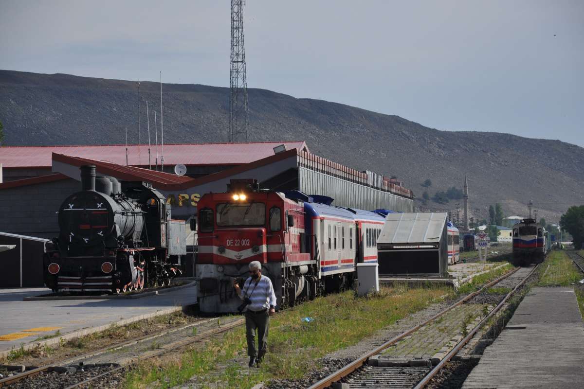 Kars'tan masalsı yolculuk başladı