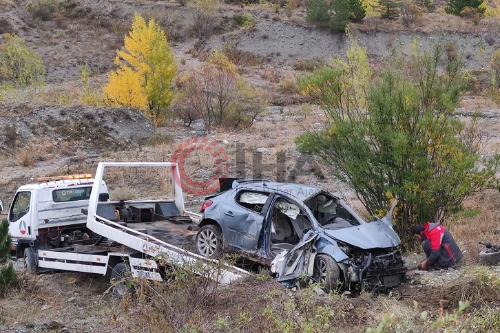 Kastamonu'da iki otomobil şarampole uçtu: 1 ölü, 1 yaralı