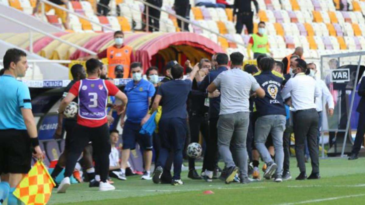 Kayserispor, Yeni Malatyaspor maçında yaşanan olaylardan sonra suç duyurusunda bulundu