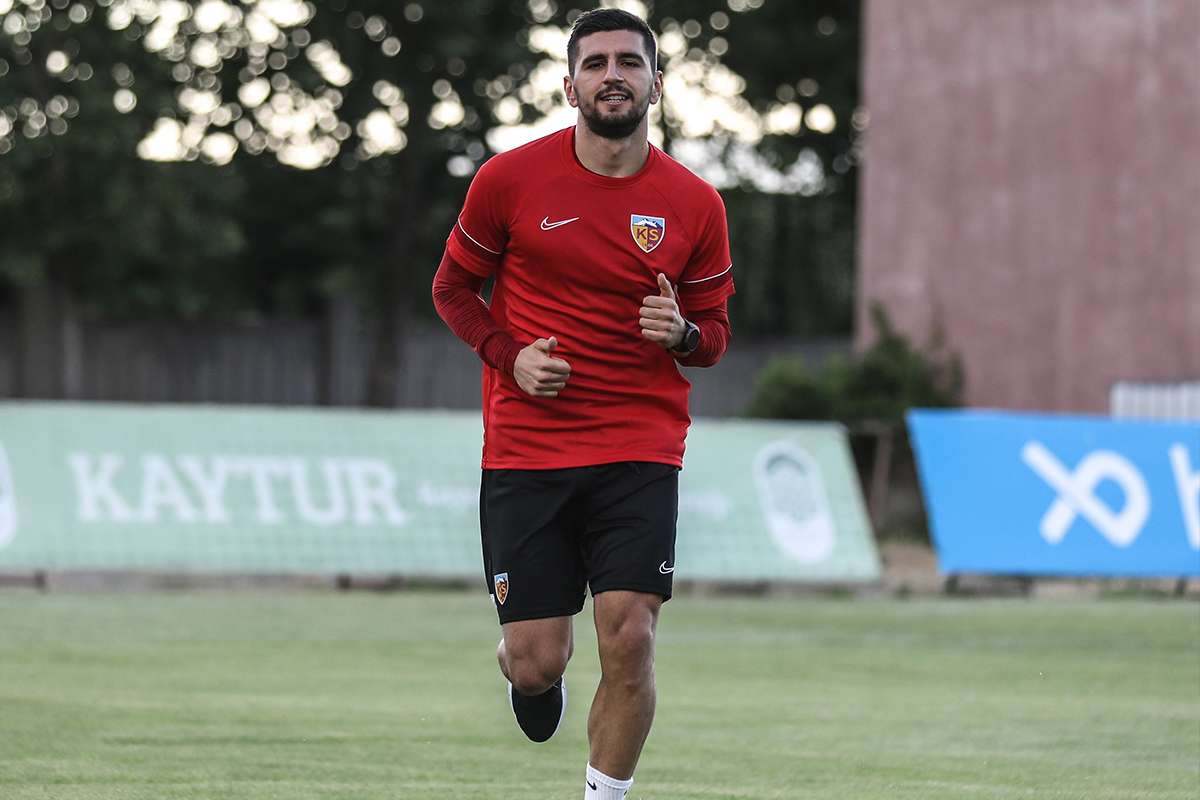 Kayserispor'da Alibec ve Avramovski takıma katıldı