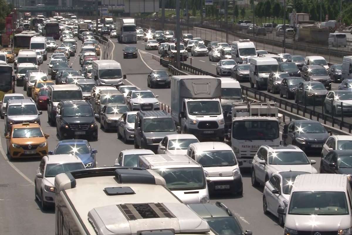 Kısıtlamasız Cumartesi gününde trafik yoğunluğu