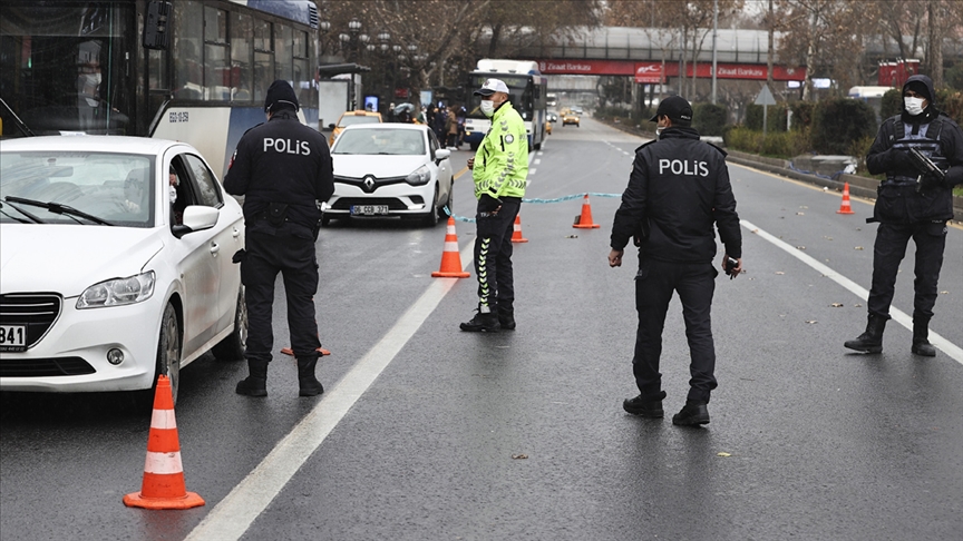 Kısıtlamaya uymayan 35 bin 544 kişi hakkında işlem yapıldı