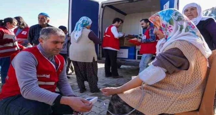 Kızılay, mobil sağlık araçlarıyla 20 bin afetzedeye sağlık hizmeti verdi