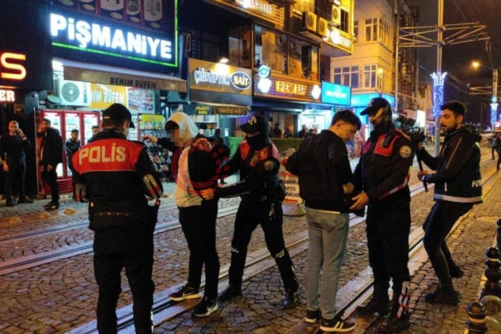 Kocaeli'nde eğlence mekanlarına şok baskın: 800 kişi sorgulandı