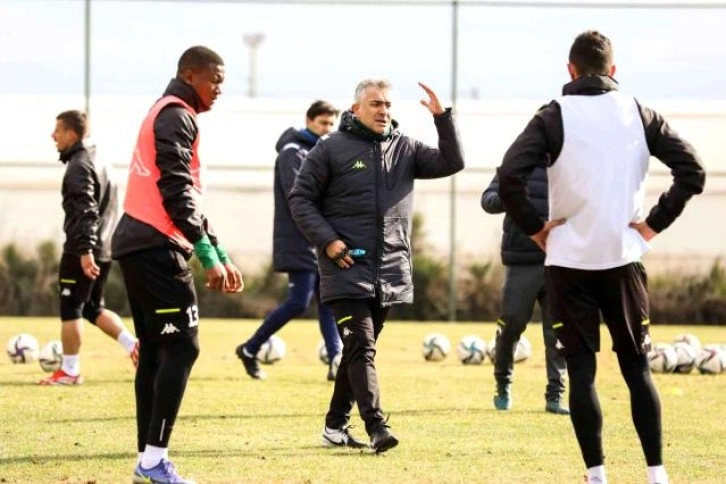 Kocaelispor'da Mehmet Altıparmak sahaya indi