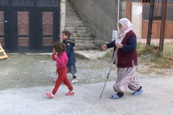 Köpeğin saldırısına uğrayan kadın ölümden döndü