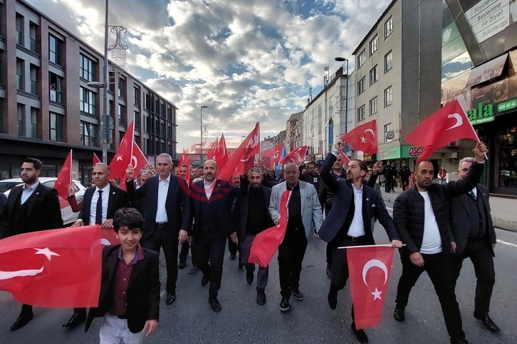 Küçükçekmece esnafından teröre lanet yürüyüşü