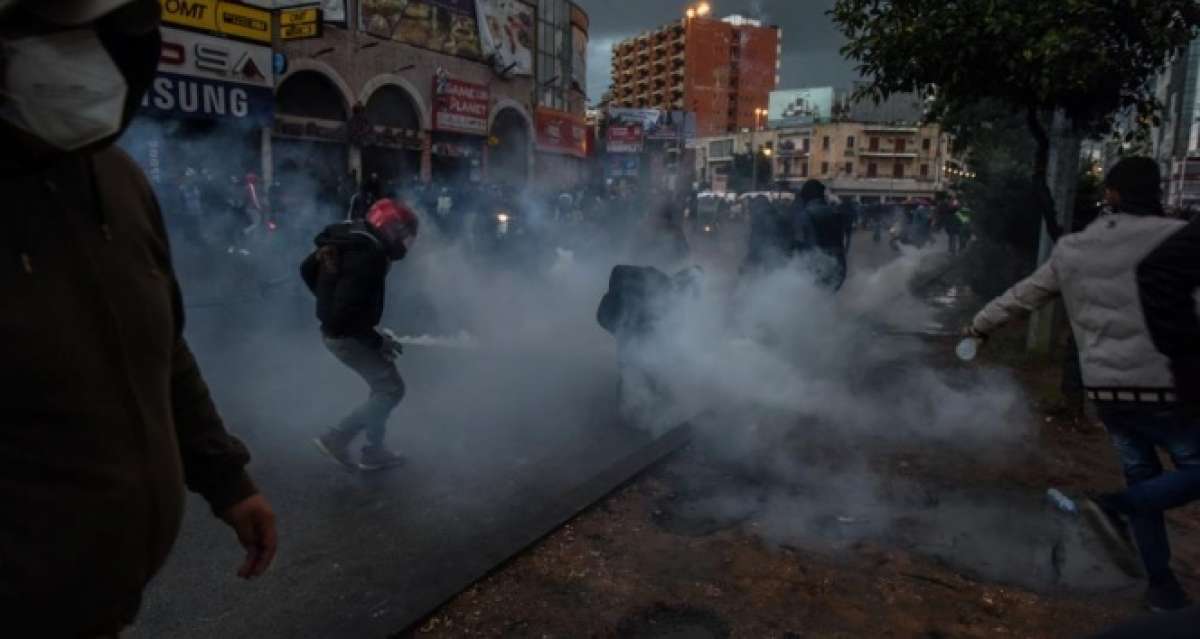 Lübnan'da sokağa çıkma yasağı protestoları 4'üncü gününde: 102 yaralı