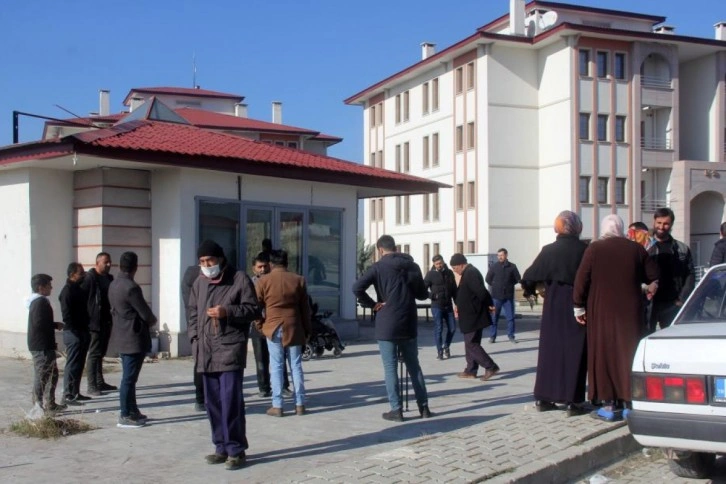 Mahalleli, Enerya doğalgaz dağıtım şirketine tepki gösterdi