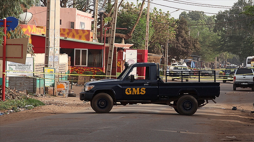 Mali'de 100 sivilin öldüğü belirtilen hava saldırısında gözler Fransa'ya çevrildi