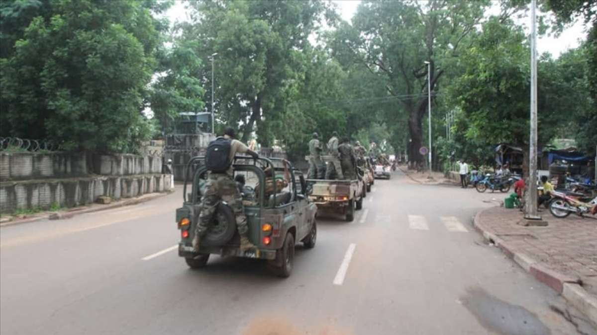 Mali'de darbeden 5 ay sonra askeri cunta feshedildi