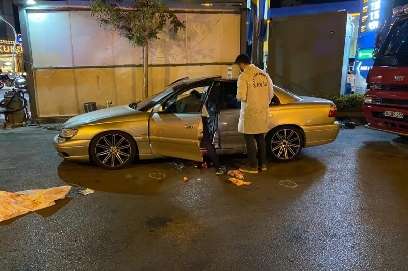 Maltepe’de park halindeki araca silahlı saldırı: 1 yaralı