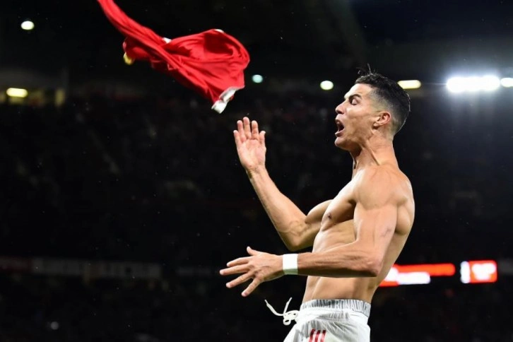 Manchester United, Ronaldo ile güldü