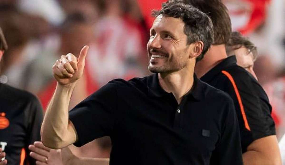 Mark van Bommel'den 2 yıllık imza!