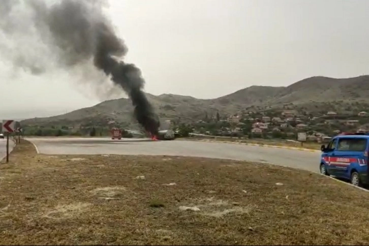 Mazot yüklü tanker alevlere teslim oldu