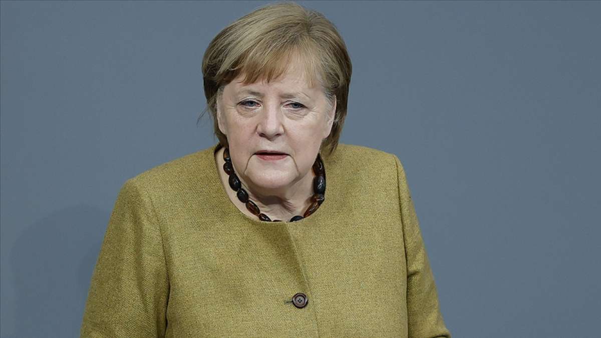 Merkel, ayrımcılık ve ırkçılığa karşı mücadelede hala yapılması gereken çok şey olduğunu söyledi