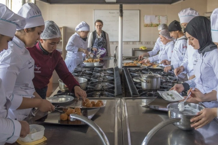 Meslek liselerinden ülke ekonomisine 1 milyar 650 milyonu aşkın katkı