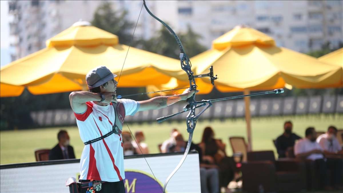 Mete Gazoz, erkekler bireysel sıralamada 669 puanla 10. sırayı aldı.