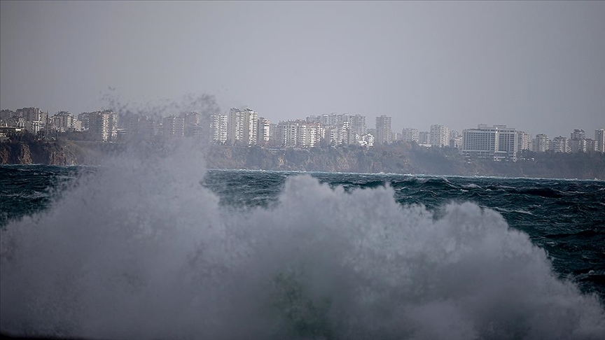 Meteorolojiden 10 il için kuvvetli yağış ve fırtına uyarısı