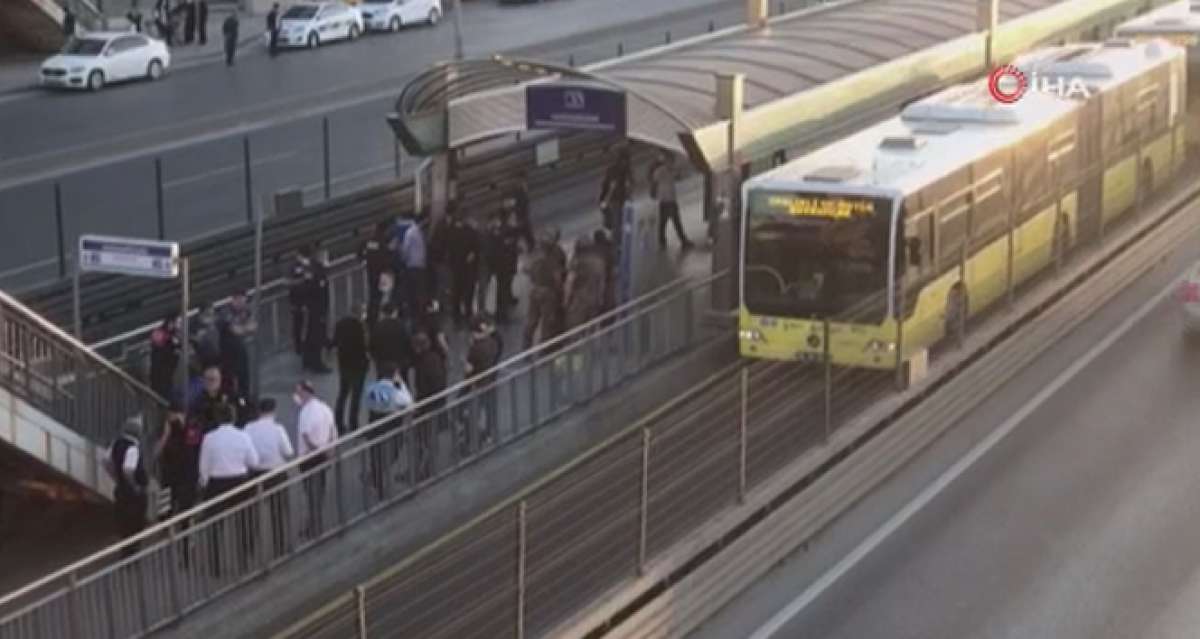 Metrobüs durağında rehine krizi!