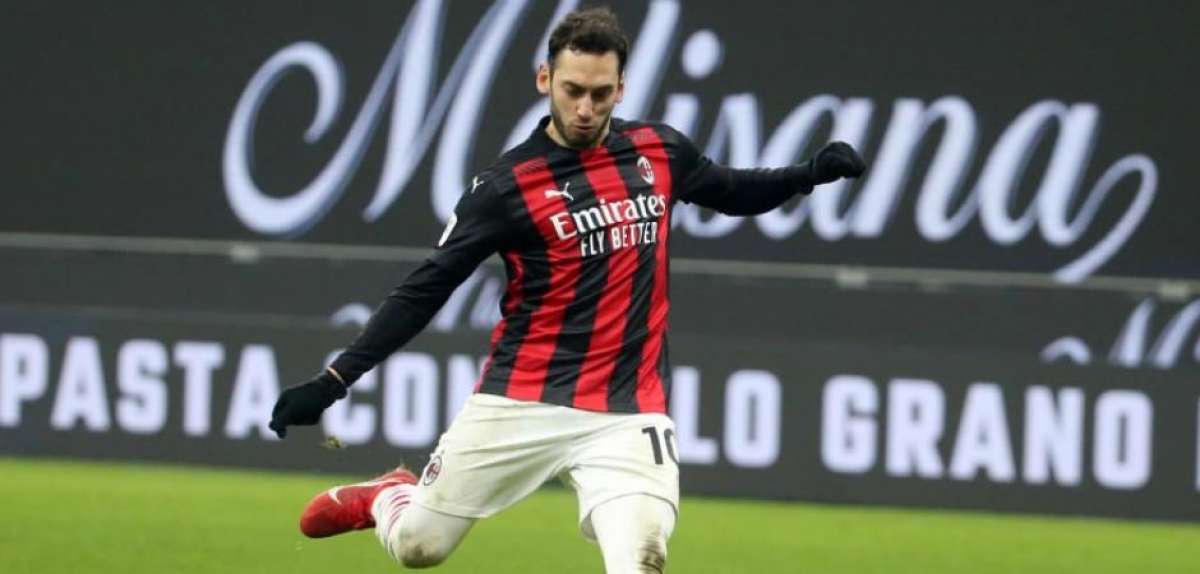 Milan'dan Hakan Çalhanoğlu'na yeni teklif