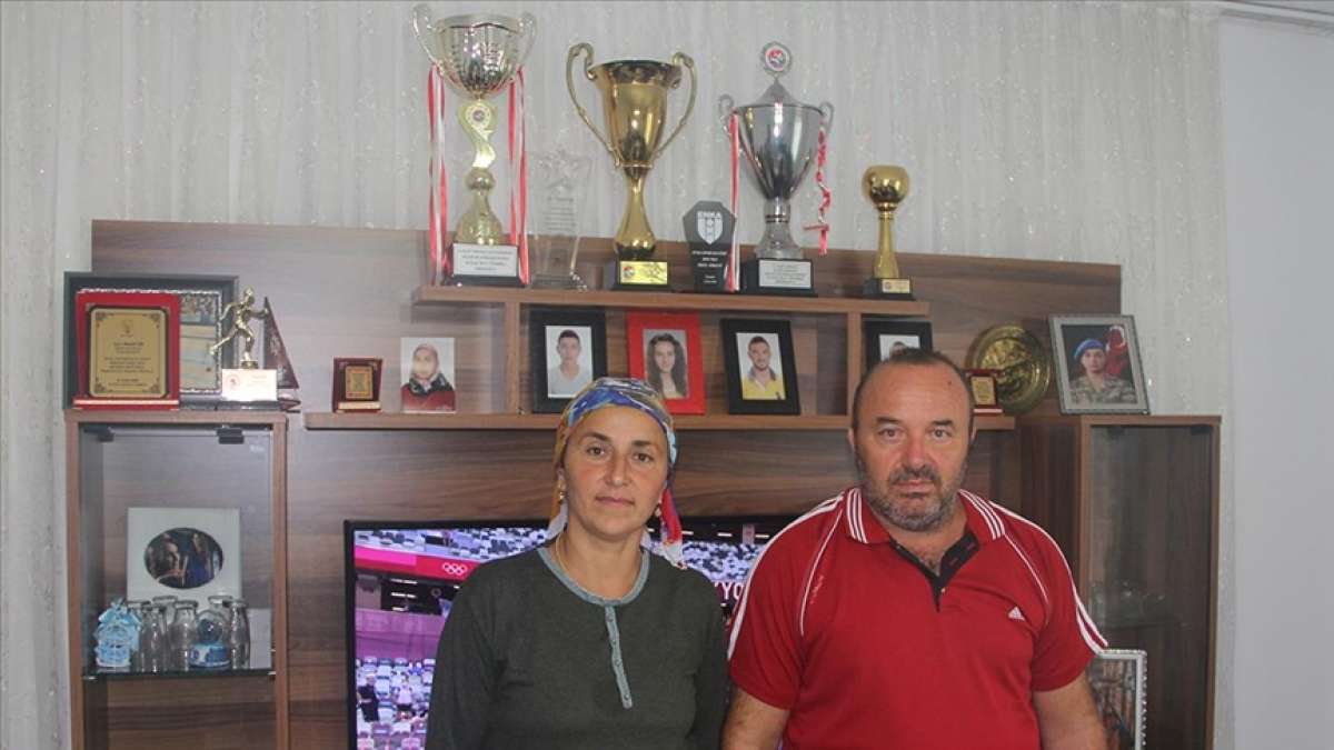 Milli atlet Necati Er'in ailesi, oğullarının olimpiyatlardaki final mücadelesini heyecanla izle