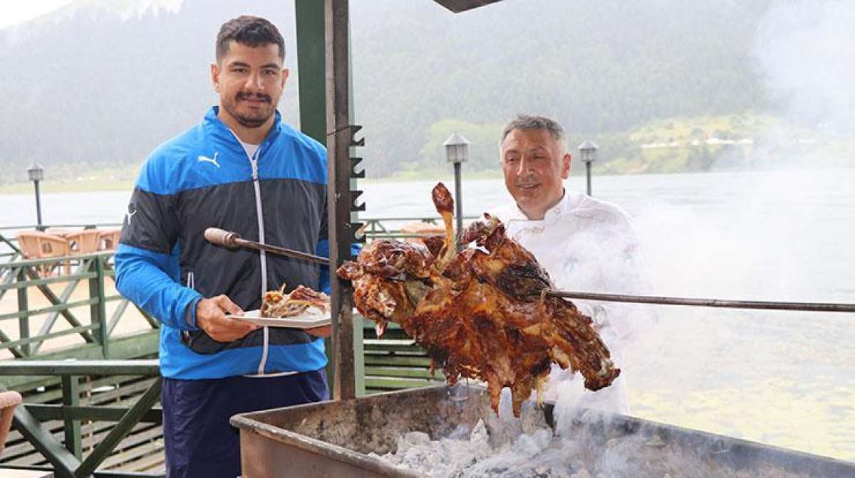 Milli Takım, barbekü partisinde bir araya geldi