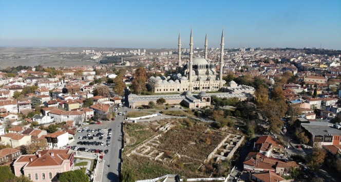 Mimar Sinan 445 yıl önce kendisini yaptı, şimdi meydanı yapılamıyor