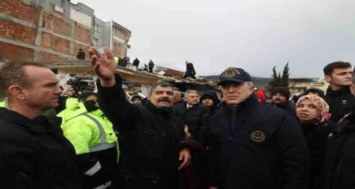 MSB: “Deprem bölgesinde 3 binin üzerinde Mehmetçik arama-kurtarma çalışmalarına katılıyor”