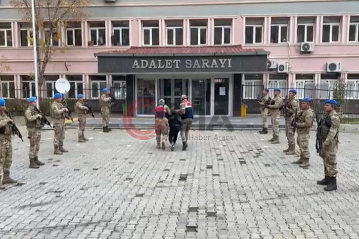 Muş’ta yakalanan PKK/KCK'lı terörist ile 2 iş birlikçi tutuklandı