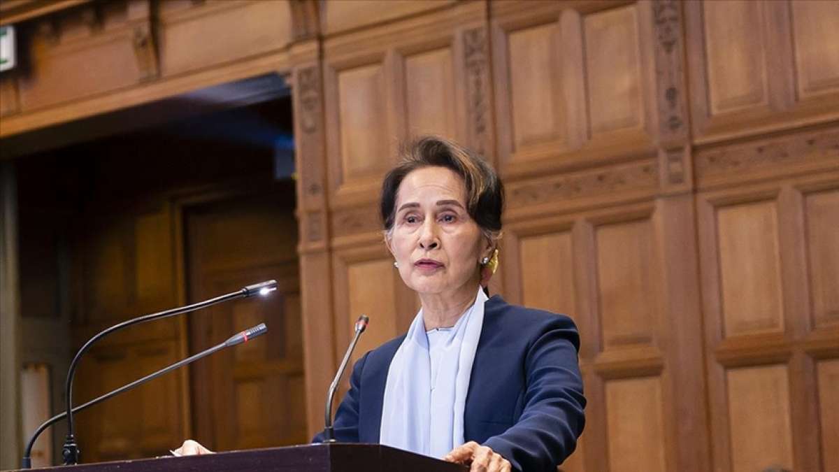 Myanmar'ın devrik lideri Suu Çii, Devlet Sırları Yasası'nı ihlalle suçlanıyor