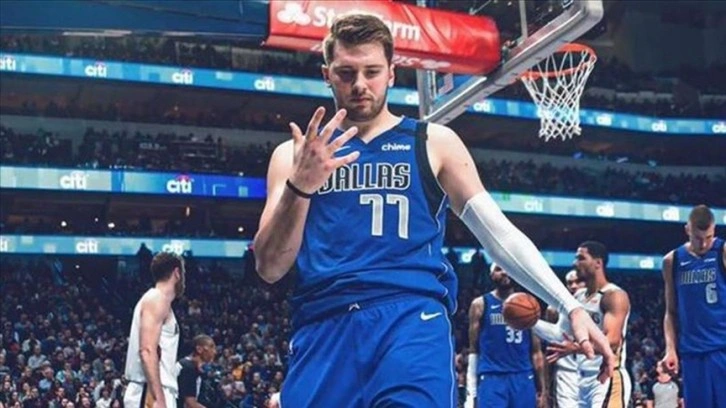 NBA'de Luka Doncic "triple-double" yaptı, Mavericks kazandı