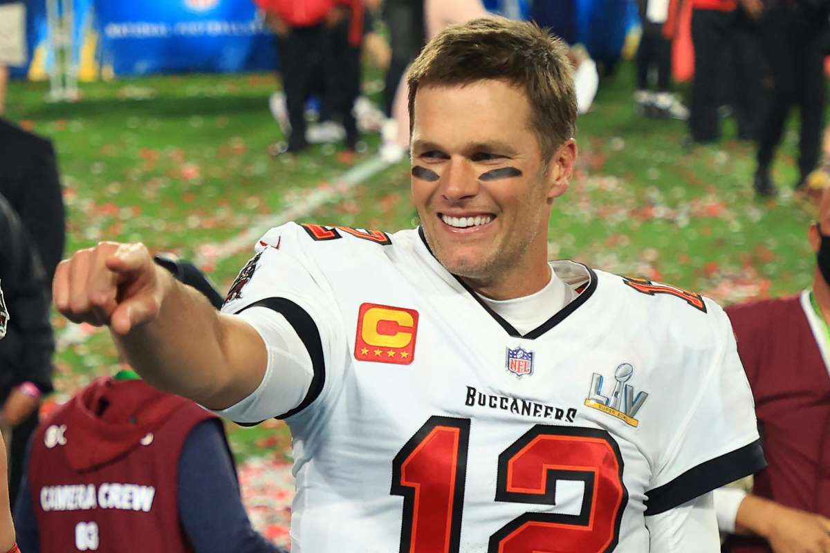 NFL şampiyonu Buccaneers, Tom Brady'nin sözleşmesini yeniledi
