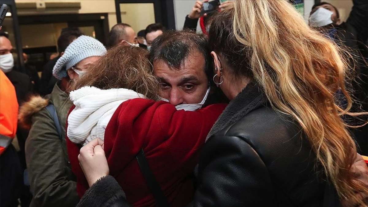 Nijerya'da serbest bırakılan 15 Türk denizci İstanbul'a geldi