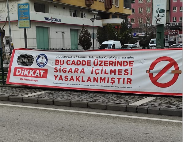 O caddelerde sigara içmek yasaklandı