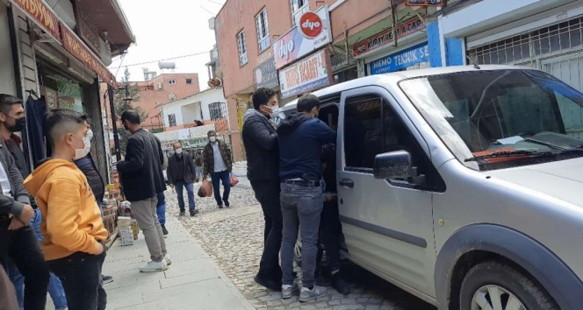 'Oruçluyum' diyerek duygu sömürüsü yapan dilenciyi polis enseledi