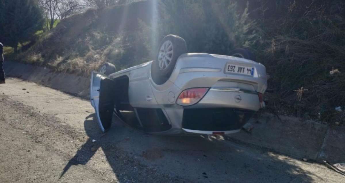 Otomobil takla attı sürücüsü yara almadan kurtuldu