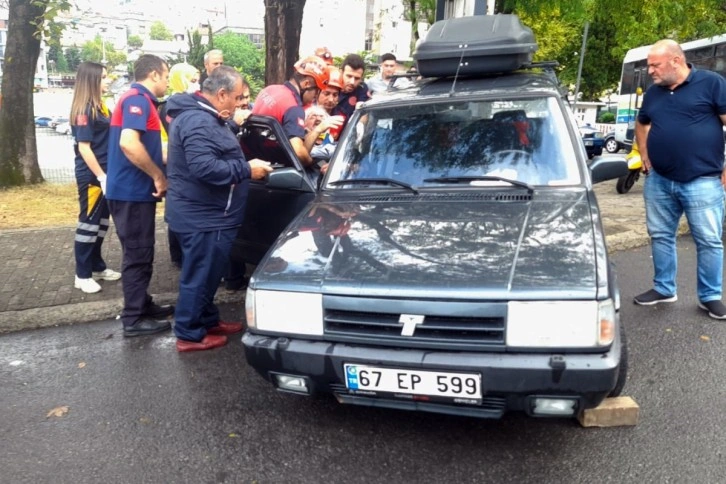 Otomobilde sıkışan sürücüyü itfaiye kurtardı!