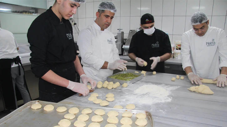 Pastanelerde bayramlık kuru pasta yoğunluğu