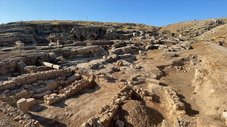 Perre Antik Kenti'ndeki kazılarda depremde yıkılmış yapı bulundu