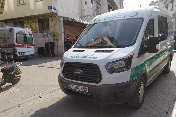 Polis memuru otel odasında ölü bulundu