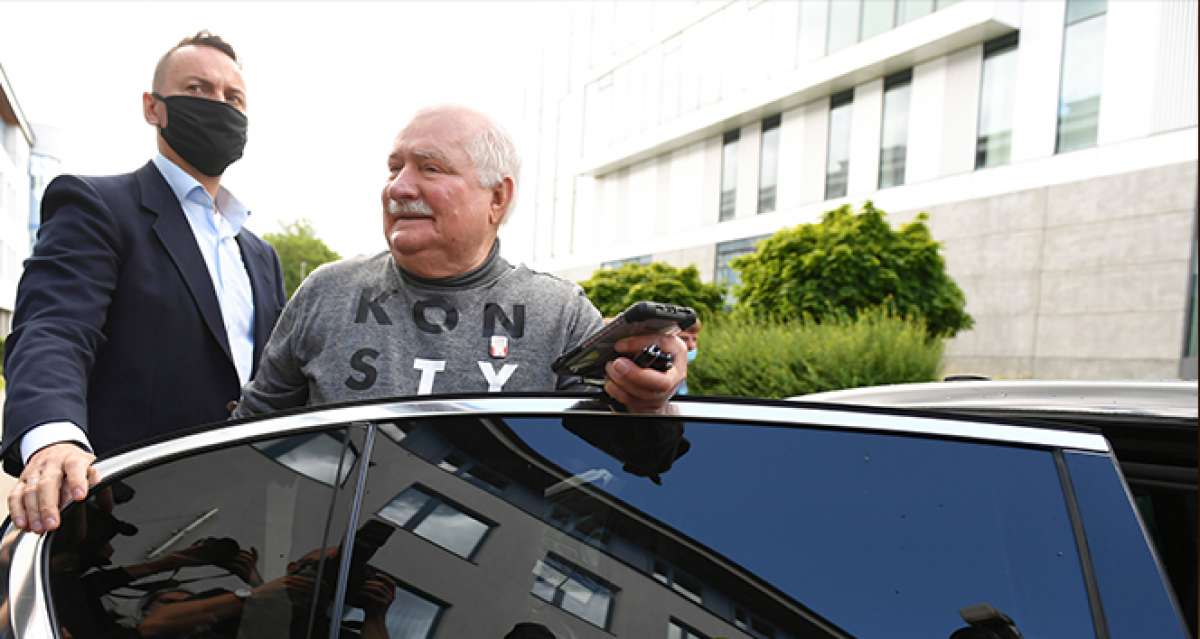 Polonya'nın eski Cumhurbaşkanı Walesa, internette iş arıyor