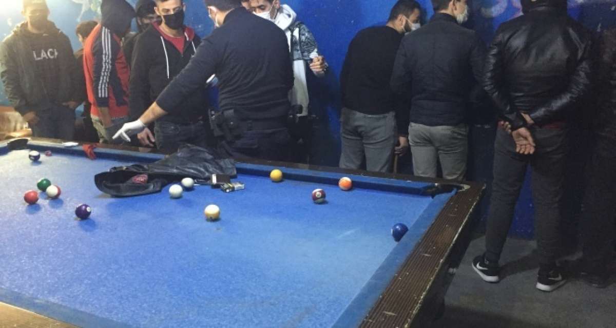 Restoran görünümlü bilardo salonunda 20 kişi yakalandı