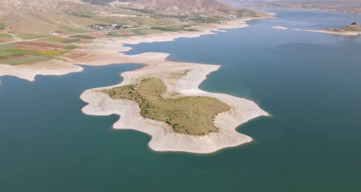 Robinson Ziya dedenin adası baharla birlikte yeşile büründü