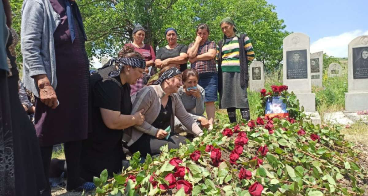 Rus polisinin kafasından vurduğu Azerbaycanlı genç hayatını kaybetti