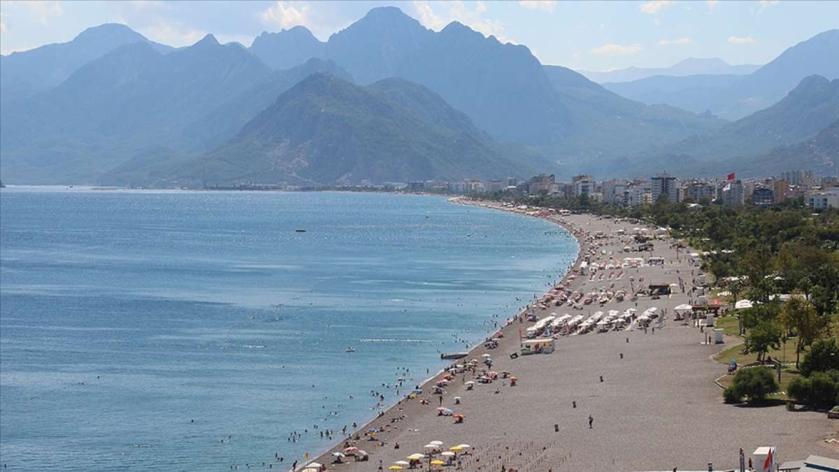 Rus turistler uçuş sınırlamasına rağmen Türkiye'de tatil yapmaya kararlı