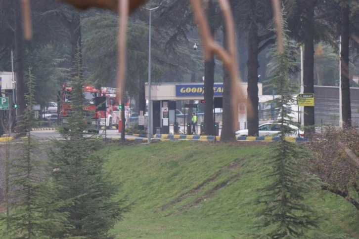 Sakarya'da lastik fabrikasında korkutan yangın