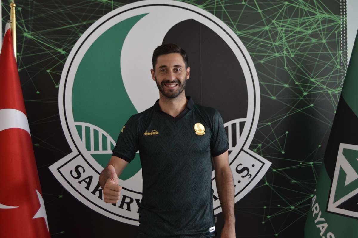 Sakaryaspor, Babaoğlu'nu renklerine kattı